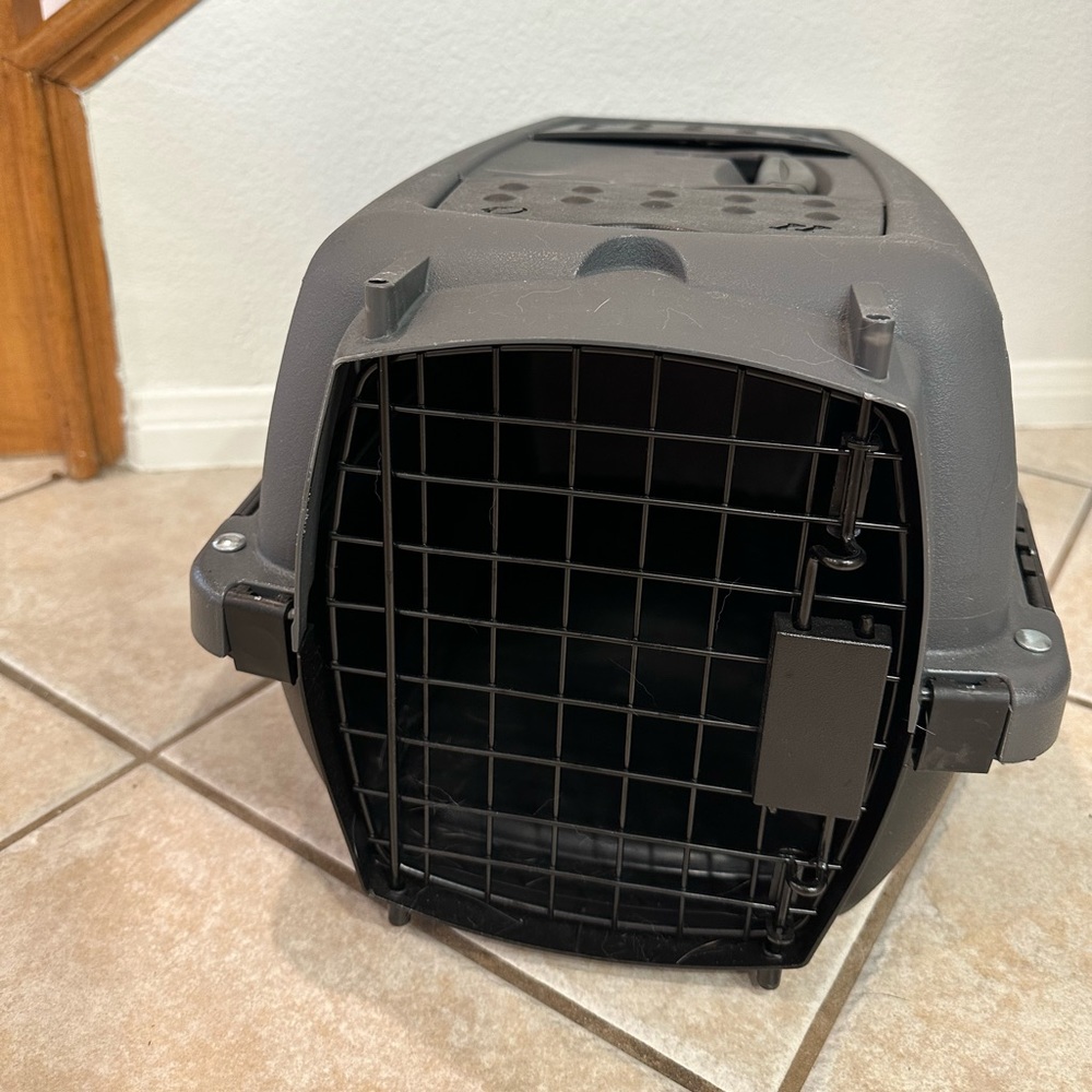 Small Cat/Dog Kennel